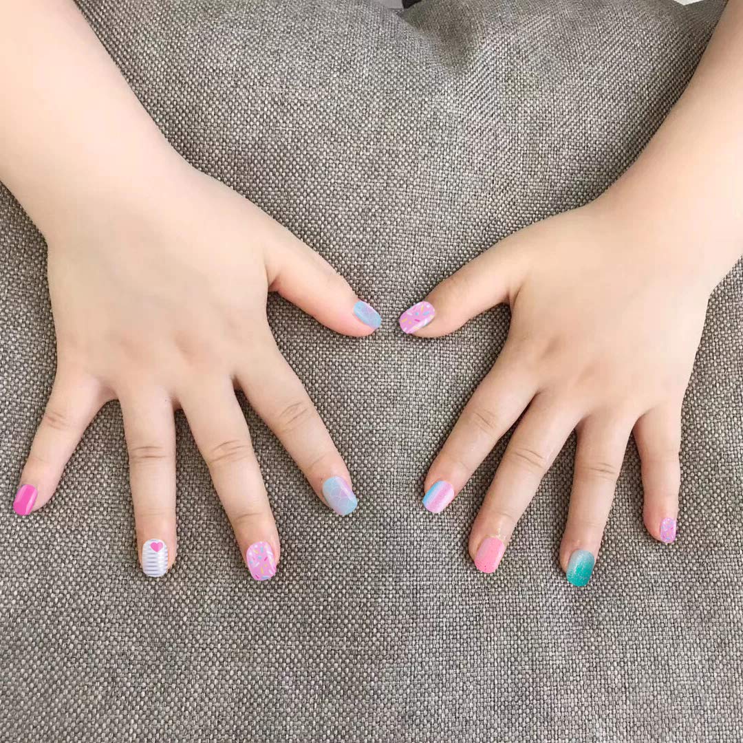 120 Pcs Kids Acrylic Fake Nails - 5-Pack Glitter Gradient Rainbow Press-On Full Cover Nail Art Set for Little Girls